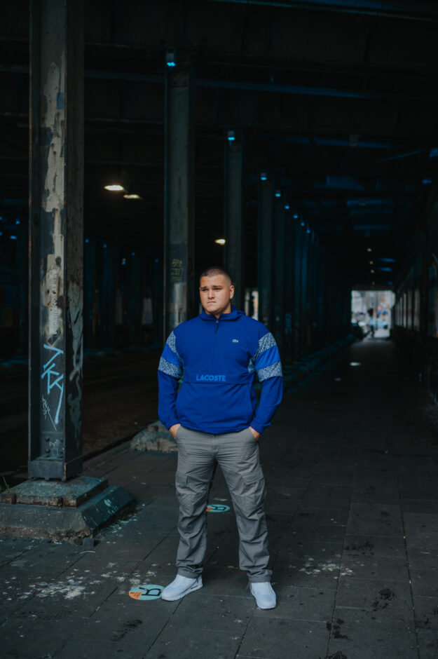 Intensivstraftaeter Alexander Dellis, der vor einem Jahr von Polizeibeamten auf der Flucht angeschossen wurde, am 08.07.2020 in Koeln.