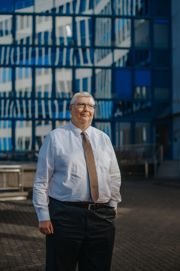Wut - Die Verrohung der Gesellschaft. Portrait von Gerd Zimmer, Personalrat Jobcenter Koeln, am 27.02.2019 in Koeln.