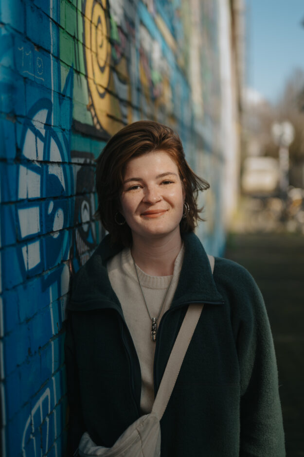 Newsletter-041 Portrait von Sophia Fritz, Autorin u.a. des Buches "Toxische Weiblichkeit", am 06.03.2024 in Koeln.