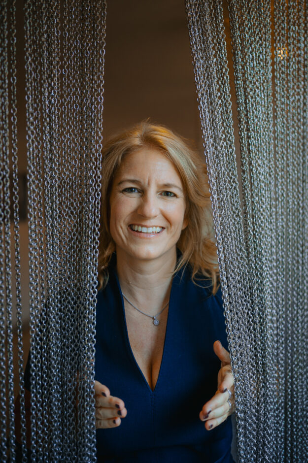 Portrait von Nicole Gruenewald, Praesidentin der Industrie- und Handelskammer Koeln, am 07.07.2023 in Koeln.