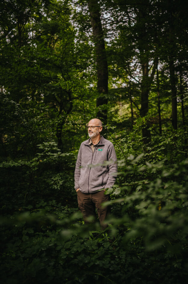 Peter Wohlleben, Foerster und Autor, am 12.08.2019 in einem Wald bei Huemmel.