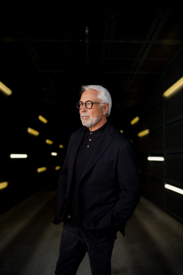 Portrait von Gary Hamel, amerikanischer Oekonom und Unternehmensberater, am 10.07.2025 in Duesseldorf.